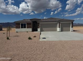10643 S Black Mesa Dr, Yucca, AZ 86438