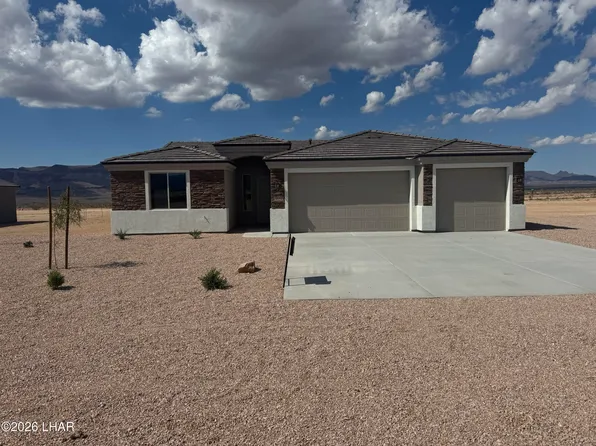 10643 S Black Mesa Dr, Yucca, AZ 86438