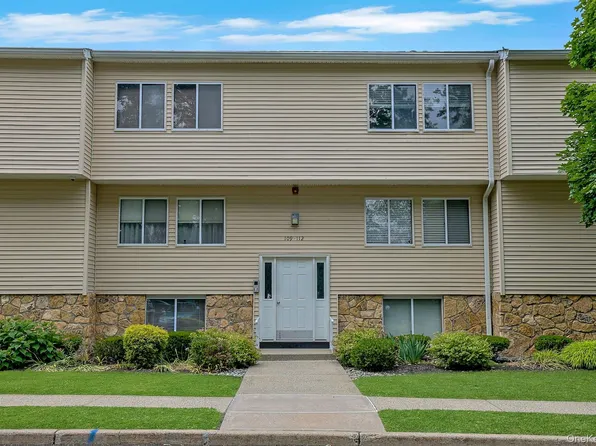 25 College Avenue #111, Nanuet, NY 10954