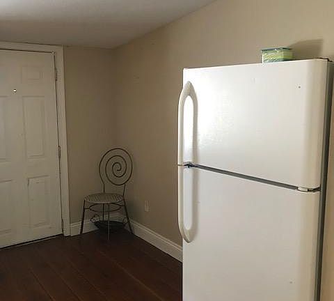 4th image of 422 Prewitt St #3