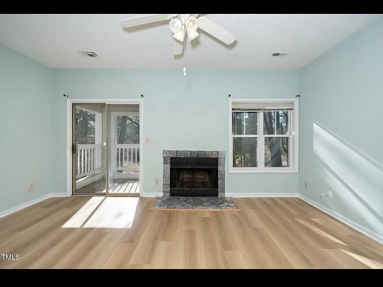 6011 Winterpointe Ln #205 — Photo 4