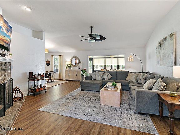 4th image of 14033 LUMBERTON FALLS Drive