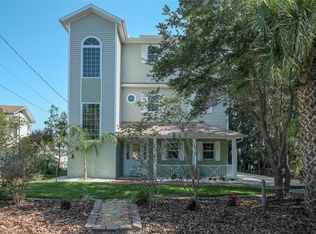 537 Midway Ln, Tarpon Springs, FL 34689
