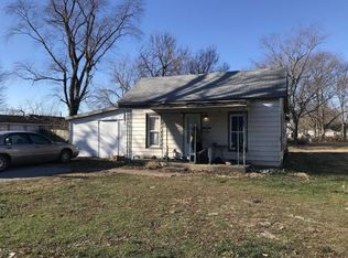 33 S Maple St, Du Quoin, IL 62832