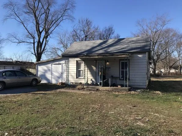 33 S Maple St, Du Quoin, IL 62832