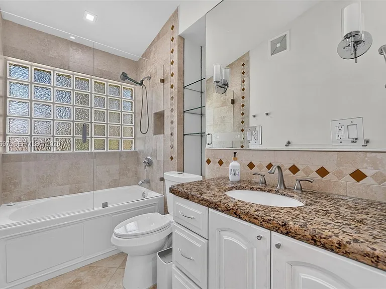 1532 Fletcher St — Photo 6
