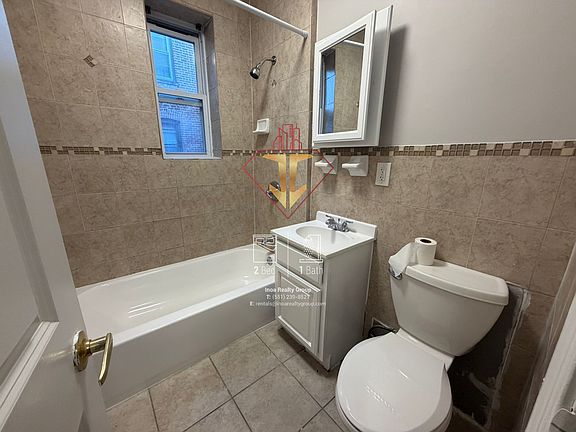 4th image of 500-501 Baldwin Ave #31