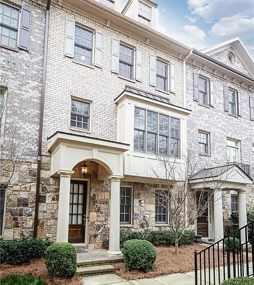 3664 Brookhaven Manor Xing NE — Photo 1