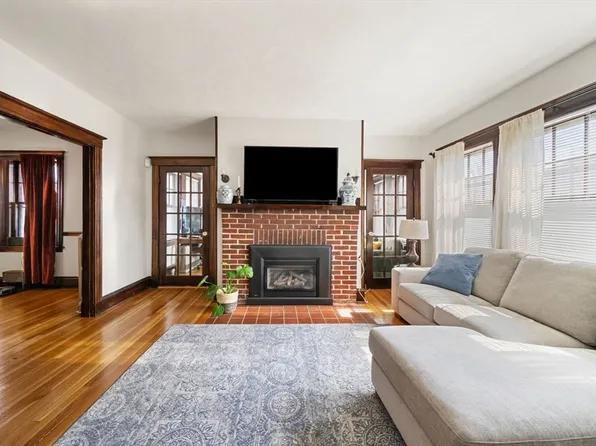 29 Pershing Rd #1, Jamaica Plain, MA 02130