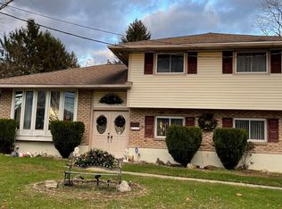 10 Stephen Dr, Glendora, NJ 08029