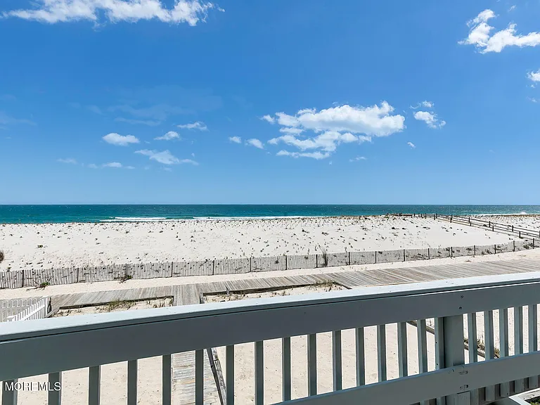 304 Oceanfront — Photo 41