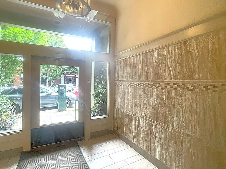 621 NW 23rd Ave — Photo 4