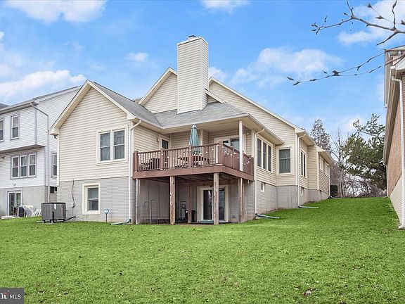 2nd image of 14215 Summit Ln