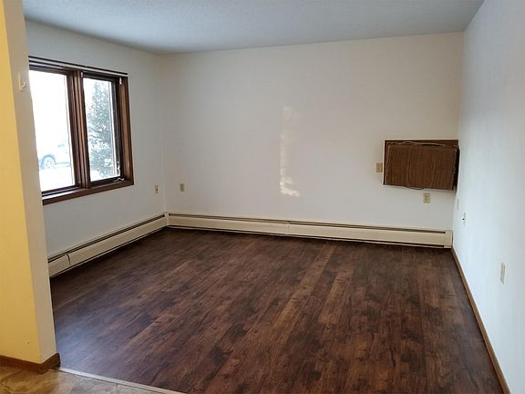3rd image of 513 Village Dr APT 110