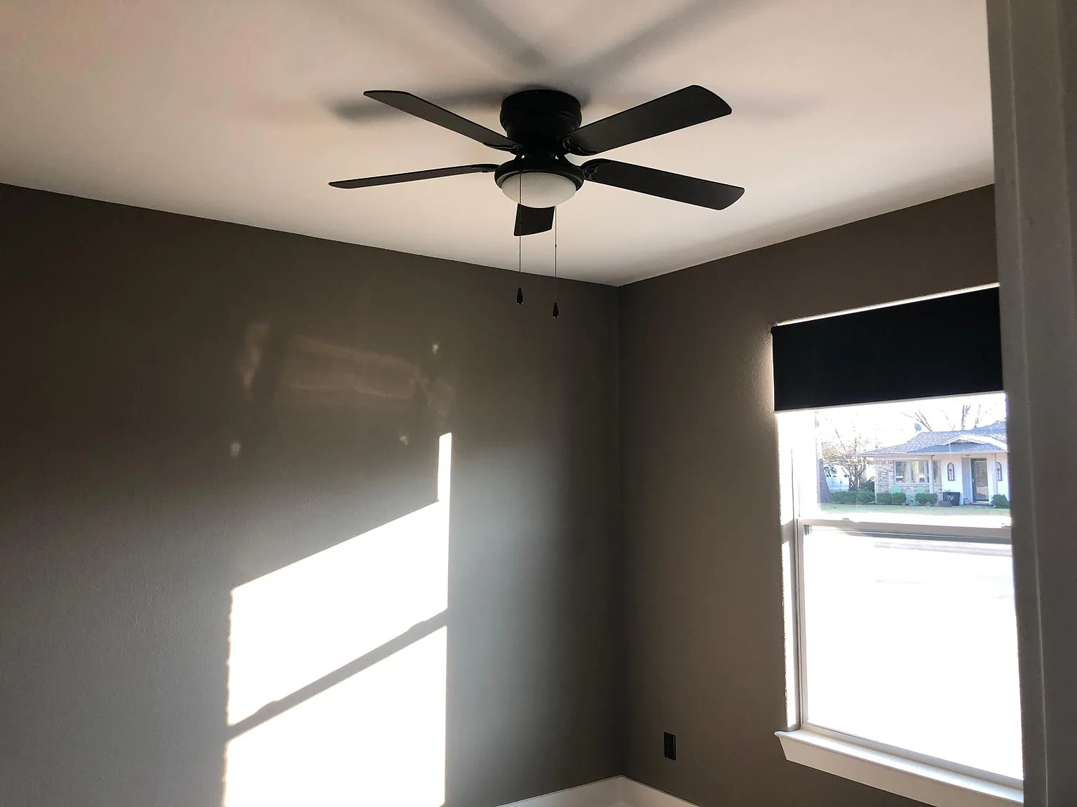 3 bed, 2100 sqft, $1,745 — Photo 2