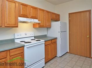 2406 Heathrow Dr APT 1, Champaign, IL 61820
