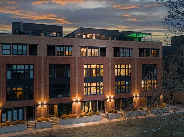 4582 Riverside Way, Philadelphia, PA 19127