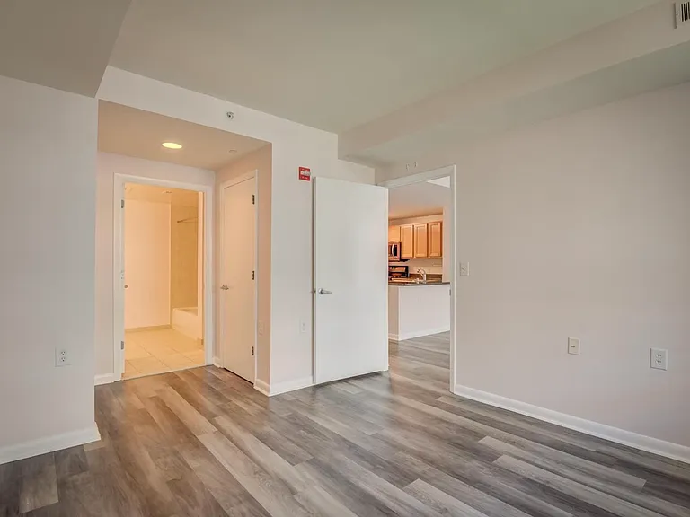 350 G St SW — Photo 20