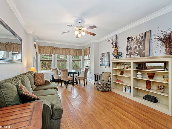 2nd image of 1151 W Waveland Ave APT 3