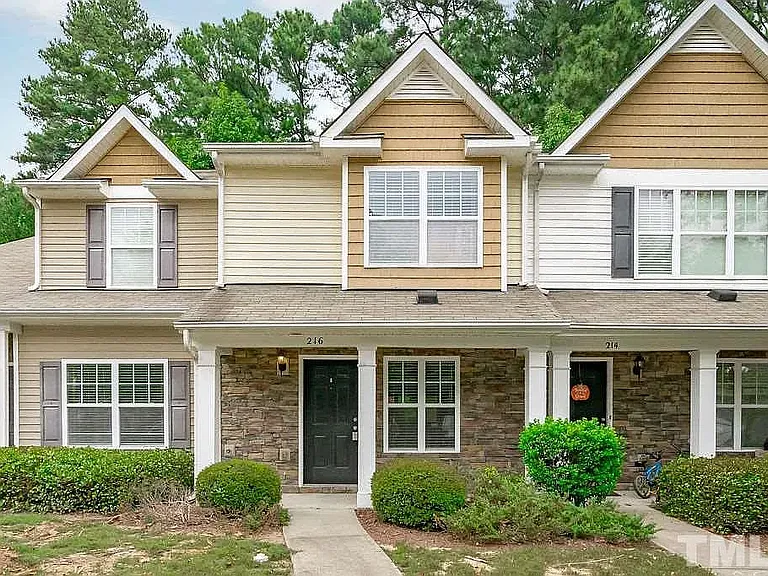 216 Harbor Haven Dr — Photo 1