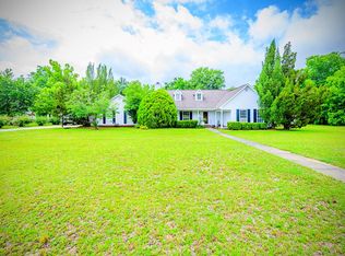 104 Jennifer Dr, Headland, AL 36345