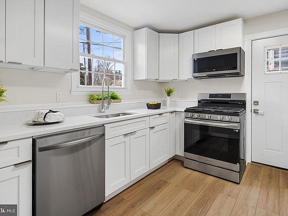 4th image of 404 Kerby Hill Rd