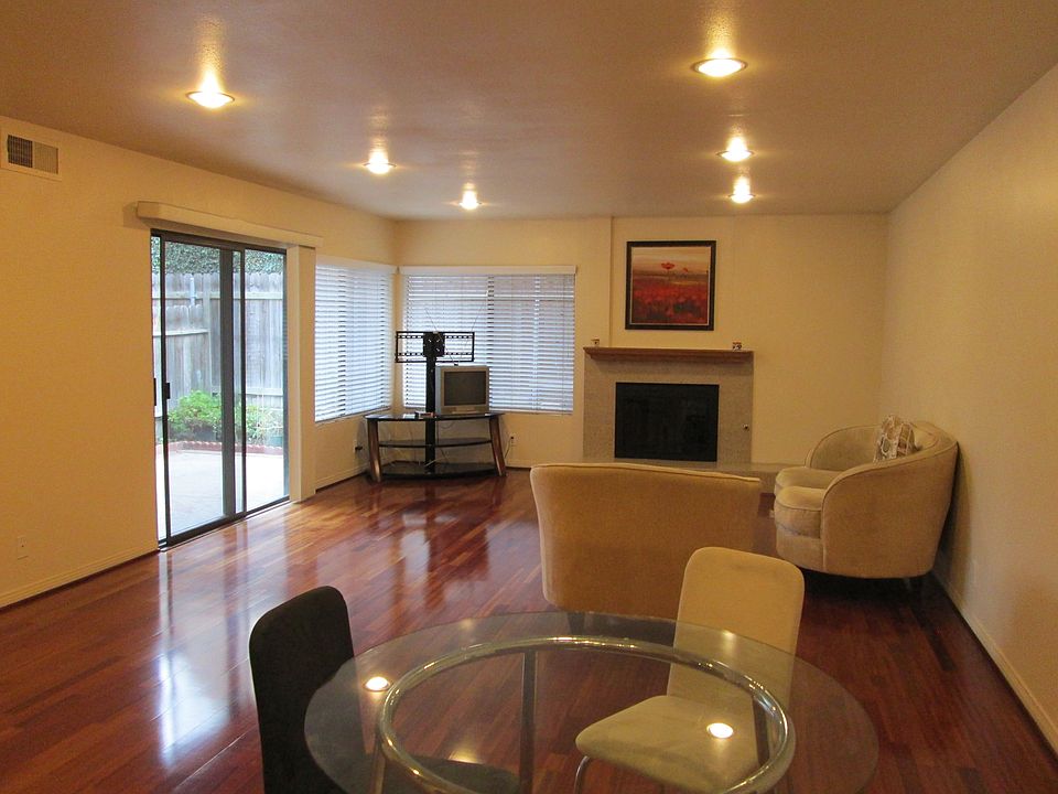 1st image of 1015 S Romney Dr
