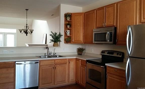 4th image of 10725 Yellow Tail Ct #10725