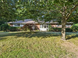 22 Reynolds Road, Glen Cove, NY 11542