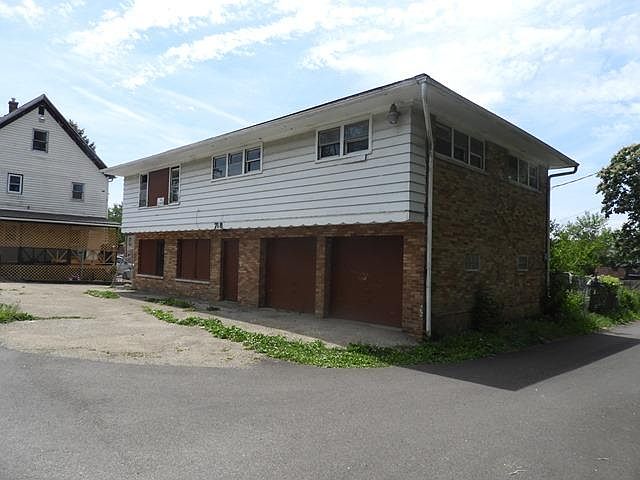 1st image of 718 10th St
