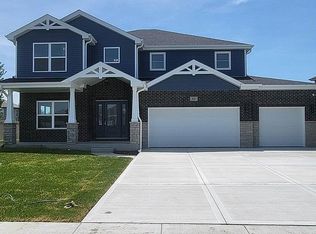 820 W Garfield Ave, Peotone, IL 60468