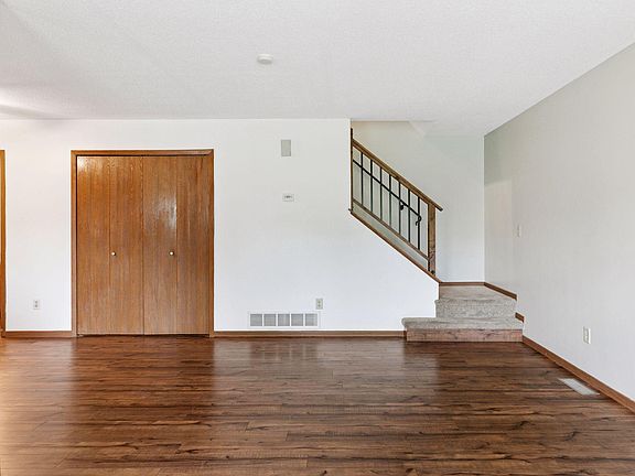 5th image of 125 96th Ln NE