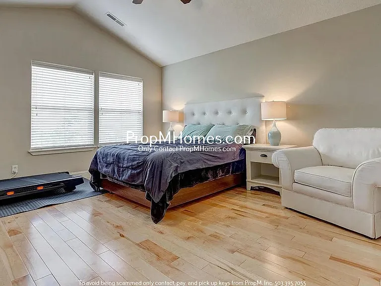 16711 SW 134th Ter — Photo 10