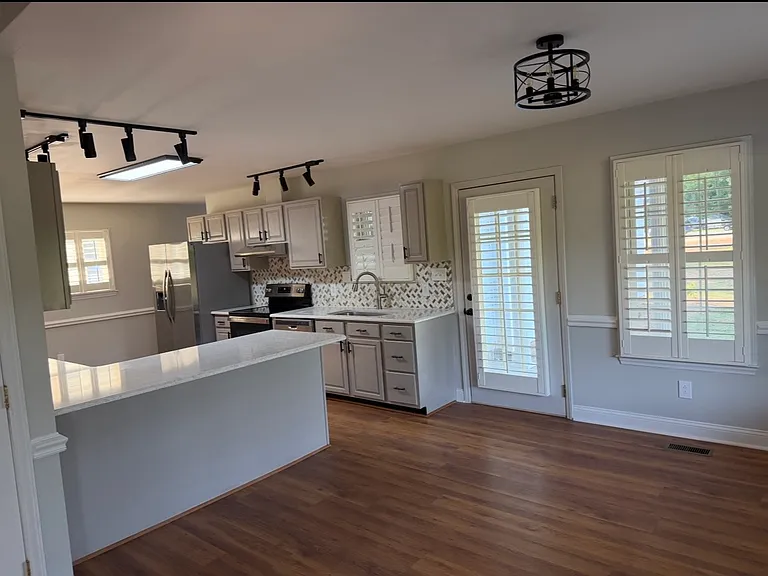 9314 Sawyer Rd — Photo 4