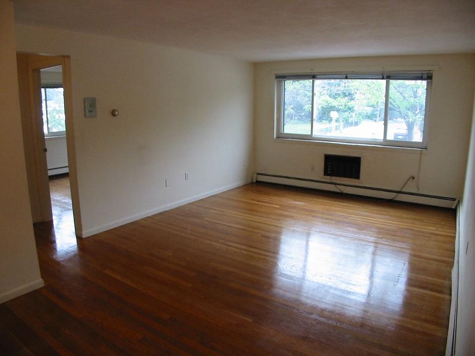 2nd image of 2192 Massachusetts Ave APT 1