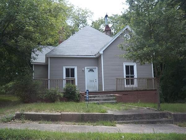 1st image of 229 Ernest Collins Ave