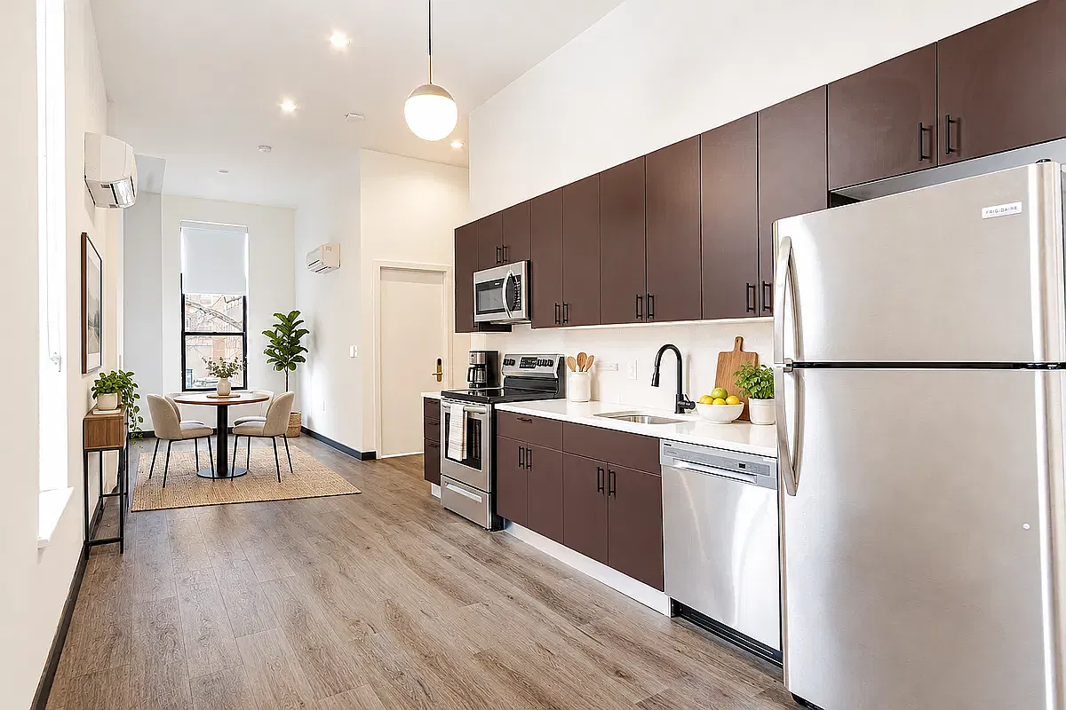 165 North 5th Street — Photo 1