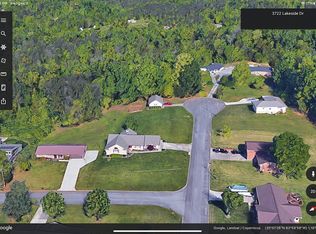 3722 Lakeside Dr, Louisville, TN 37777