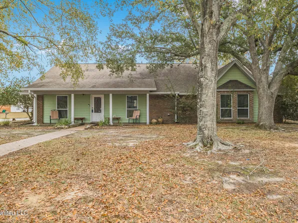 678 Royale Dr, Biloxi, MS 39532