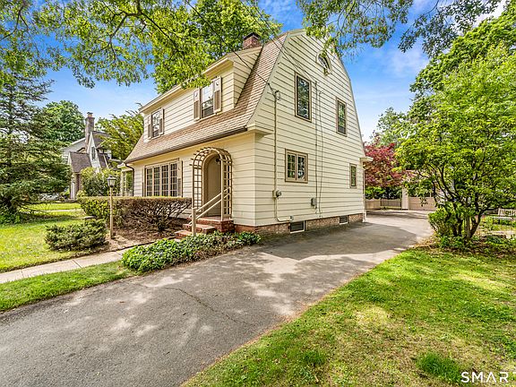 2nd image of 88 Coniston Avenue