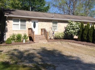8727 Lincoln Dr, Whitmore Lake, MI 48189