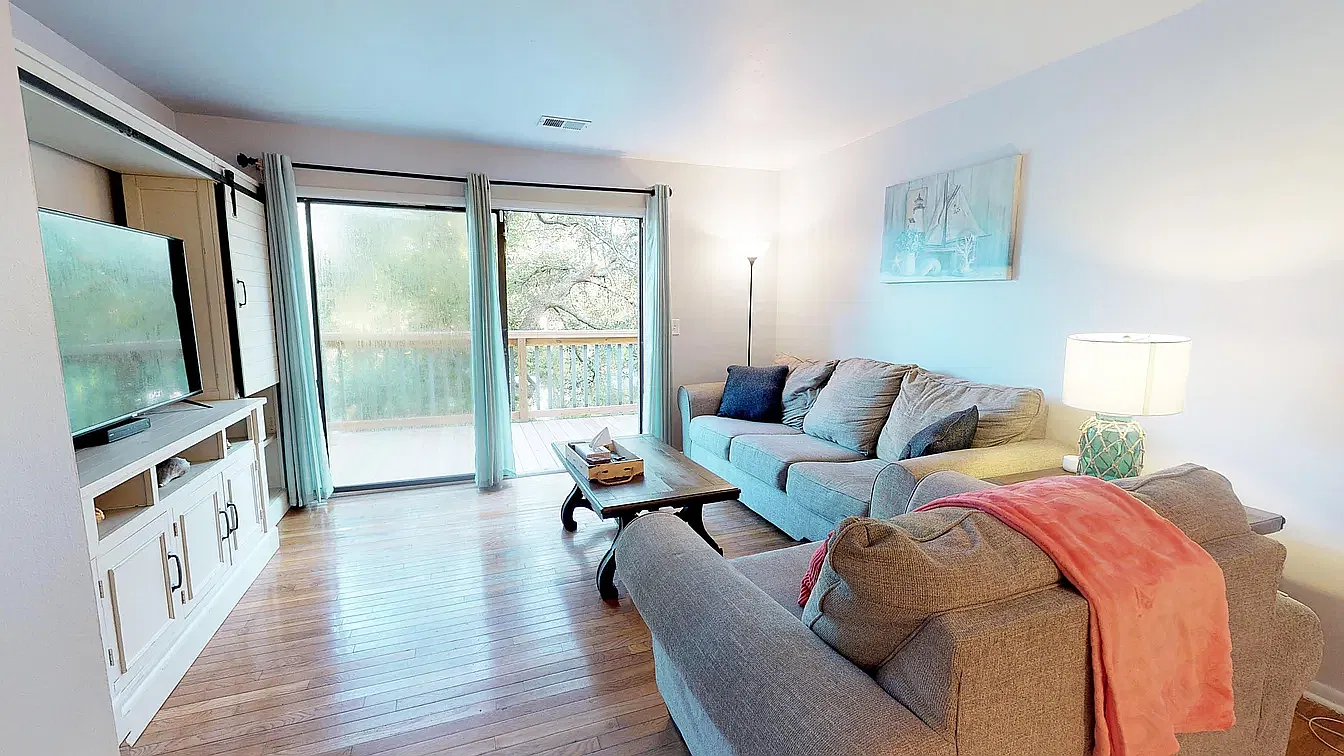 2 bed, 1.5 bath, 1082 sqft, $1,450 — Photo 2