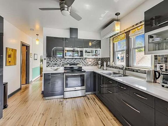4th image of 5728 N Austin Ave #2