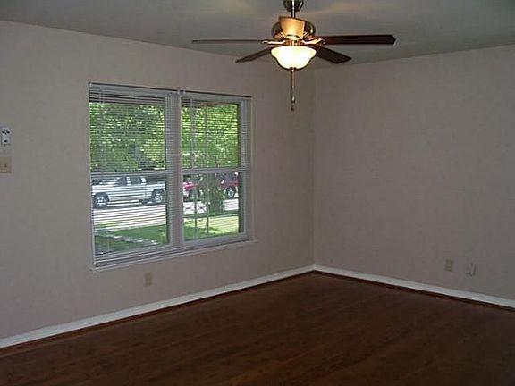 3rd image of 2411 San Paula Ave
