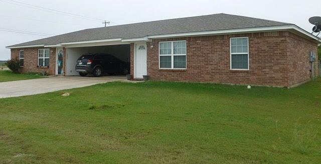 102 Sollie Circle, 2/1 duplex, Bangs, Tx