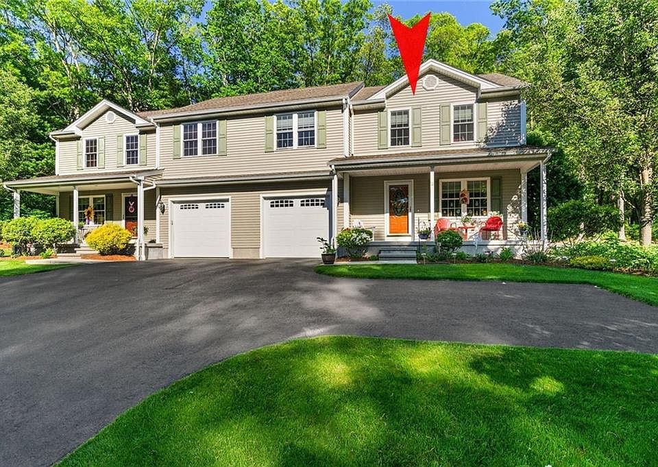1st image of 12 Country Hill Ln