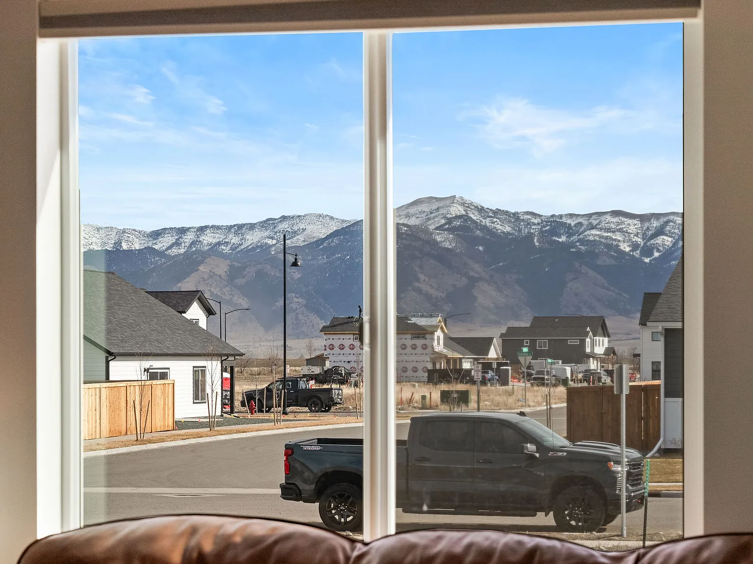 4 bed, 2200 sqft, $3,995 — Photo 2