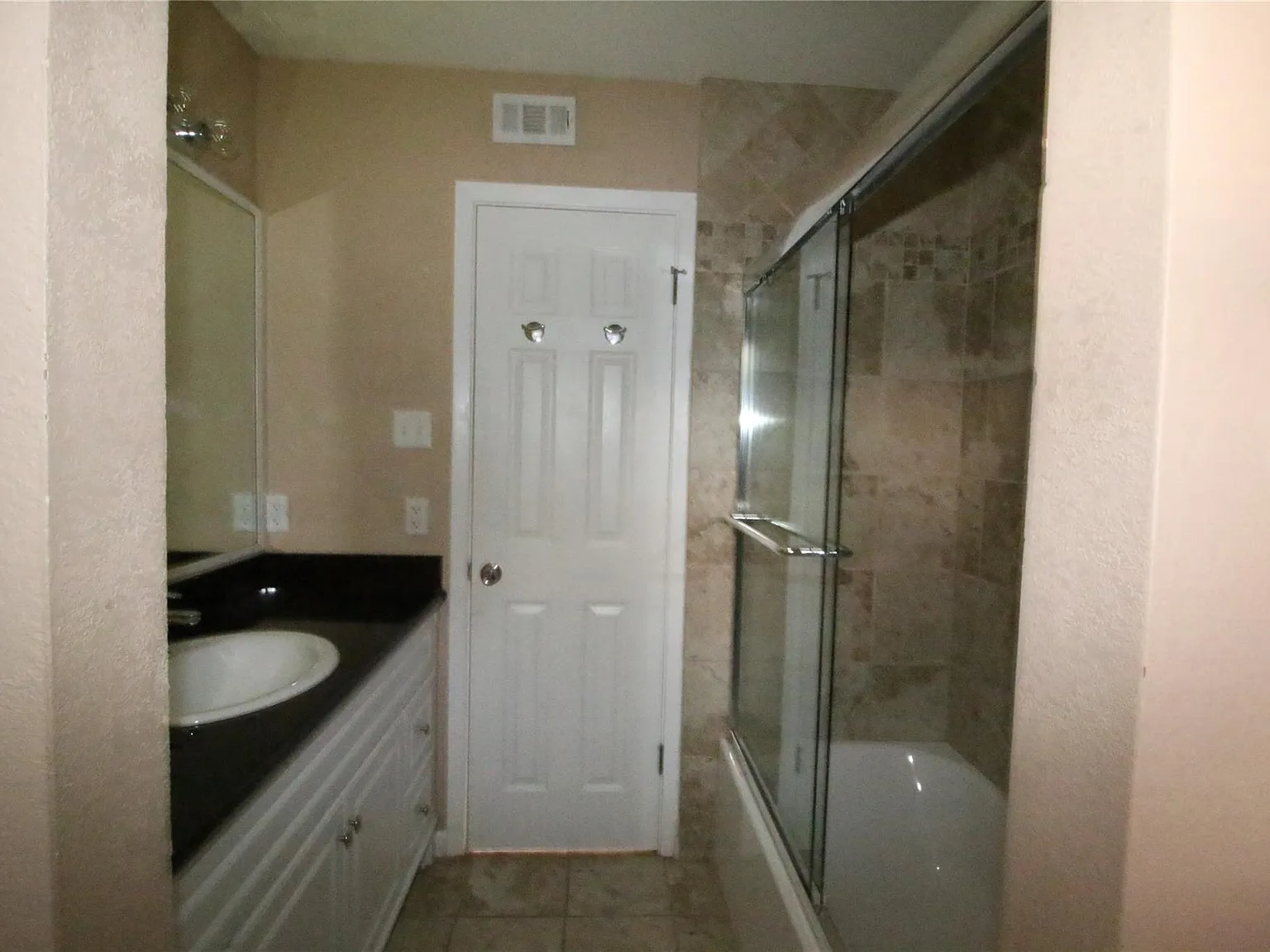 2 bed, 1.5 bath, 1144 sqft, $1,995 — Photo 4