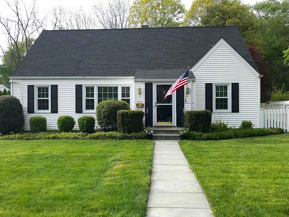  Front view of House
