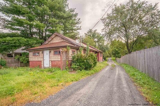 1st image of 2 Scarselli Ln